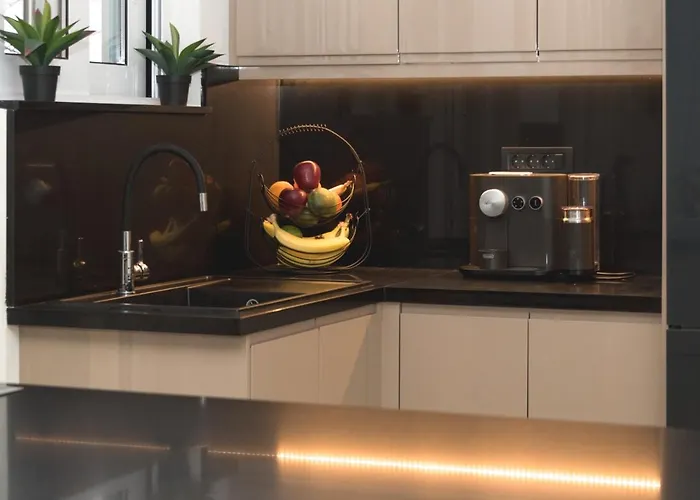 G&J Deluxe Apt II